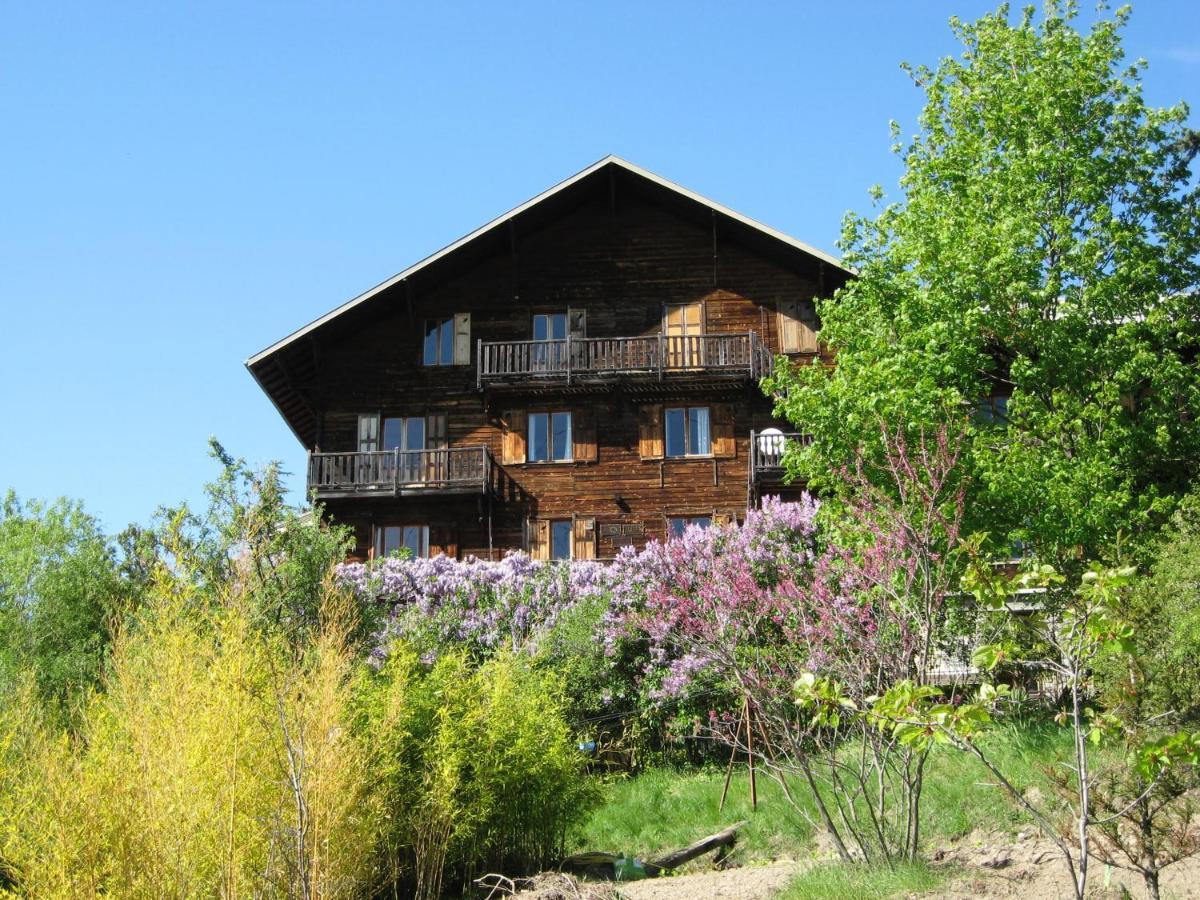 Le Vieux Chalet Bed & Breakfast Embrun Exterior photo